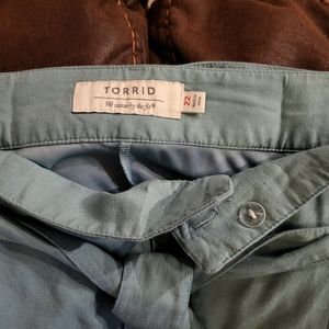 Linen lightly lined dressy shorts